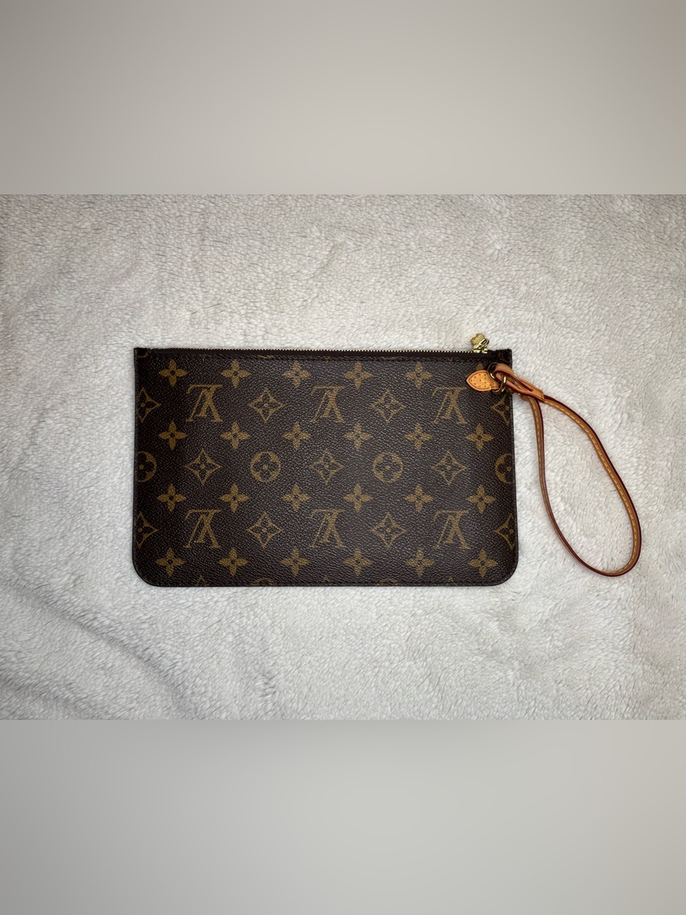 Louis Vuitton Monogram Canvas Neverfull Wristlet